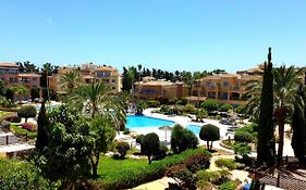 Comfortable 2 Bedroom Apartment In Popular Limnaria Gardens