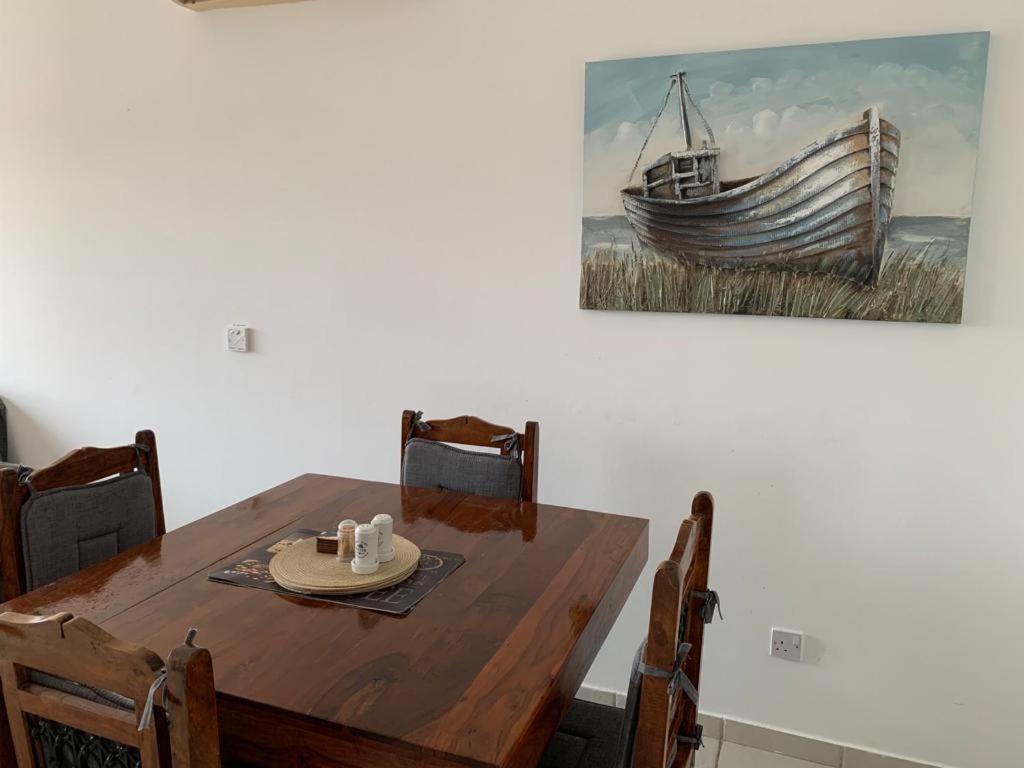 Comfortable 2 Bedroom Apartment In Popular Limnaria Gardens Pafos Zewnętrze zdjęcie